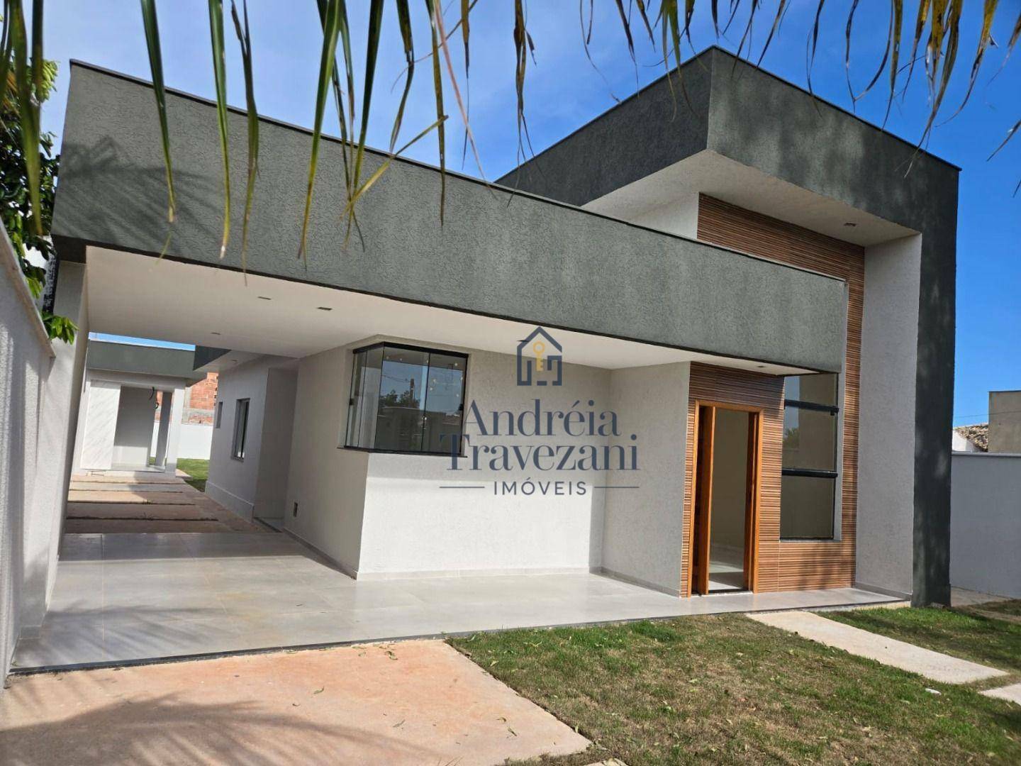 Casa à venda com 3 quartos, 112m² - Foto 1