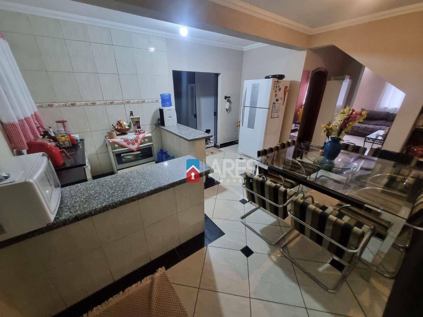 Casa à venda com 4 quartos, 135m² - Foto 8