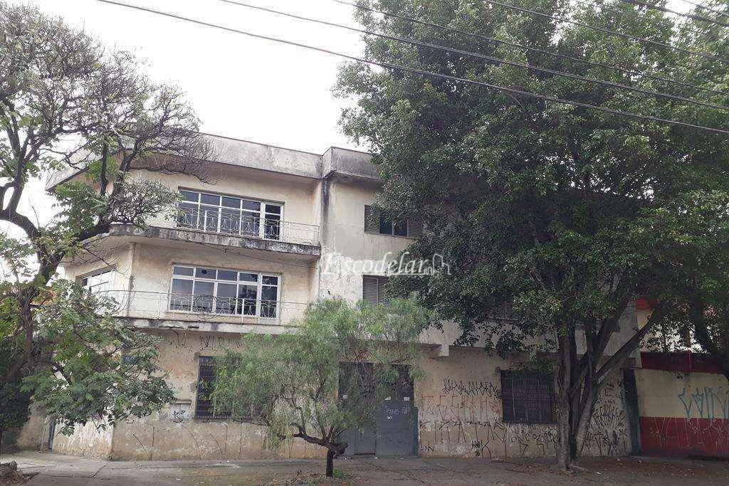 Casa à venda com 4 quartos, 558m² - Foto 1