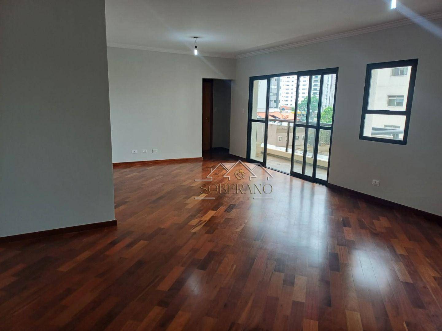 Apartamento à venda com 3 quartos, 160m² - Foto 1