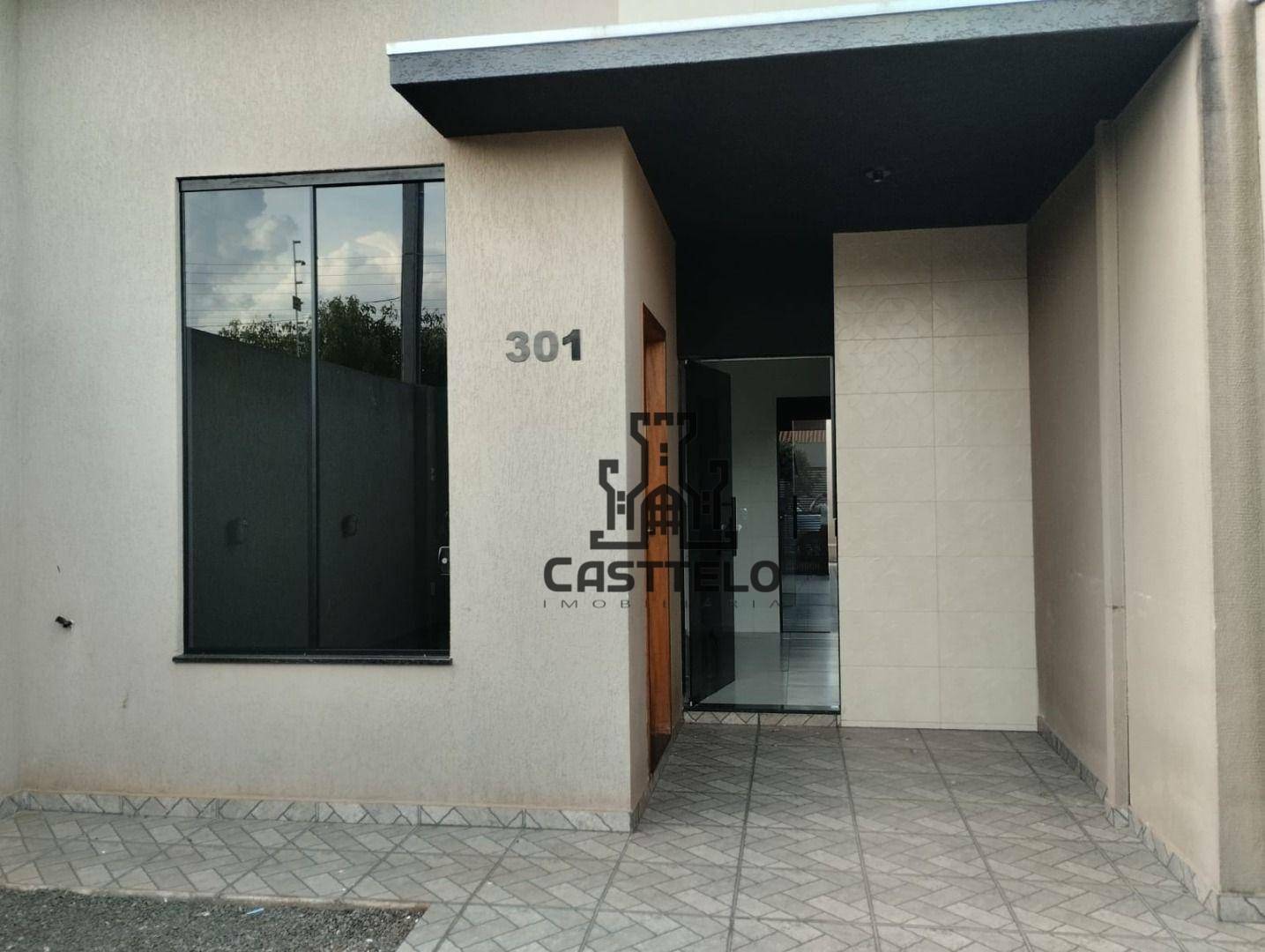 Casa à venda com 2 quartos, 70m² - Foto 1