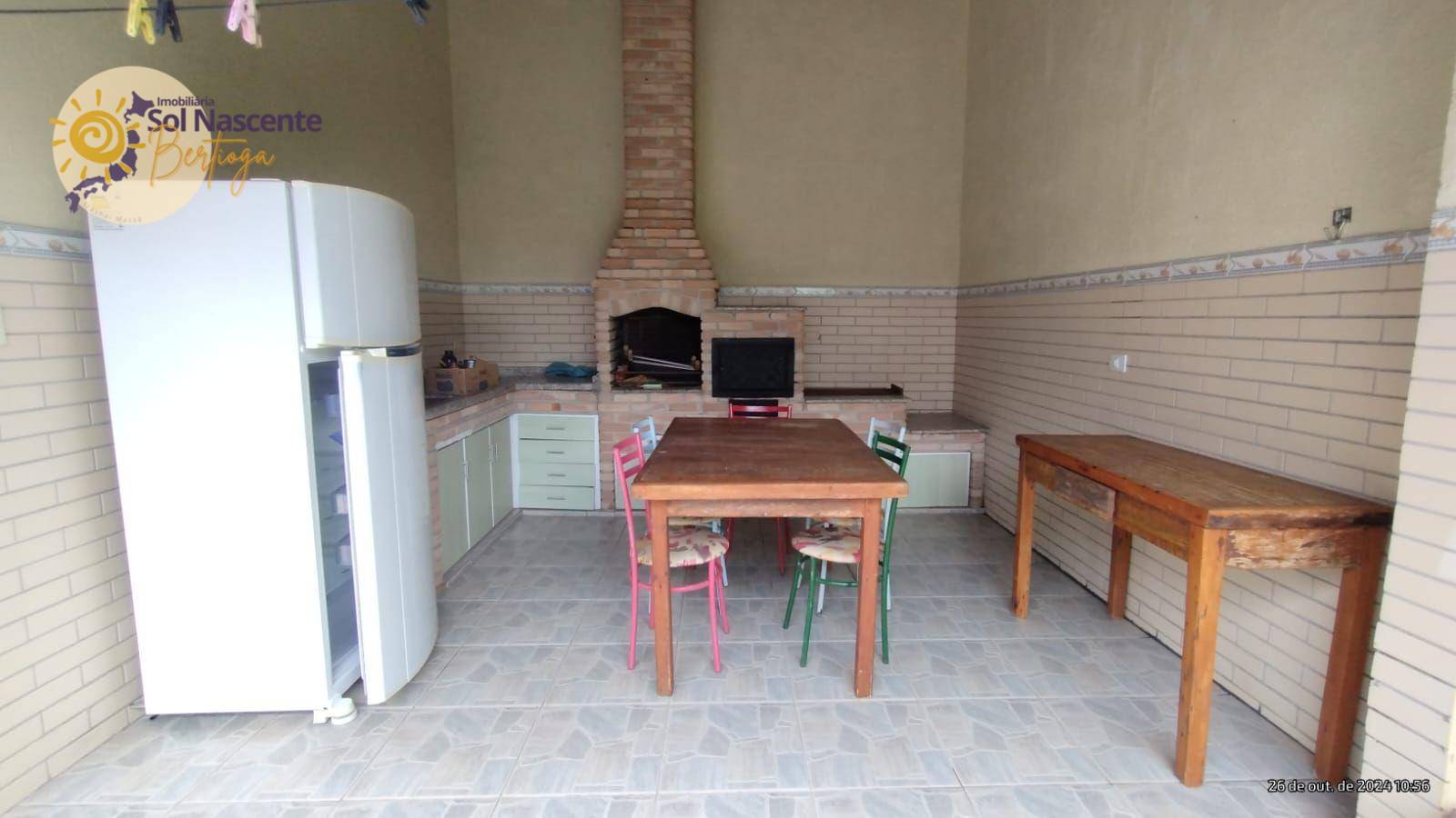 Casa à venda com 3 quartos, 136m² - Foto 2