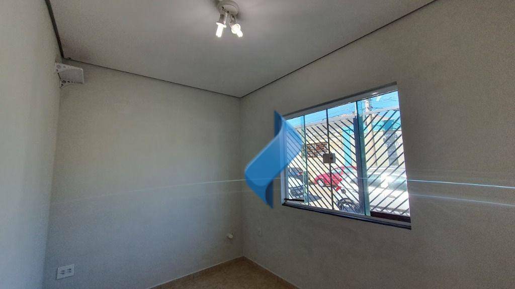 Casa para alugar com 2 quartos, 61m² - Foto 13