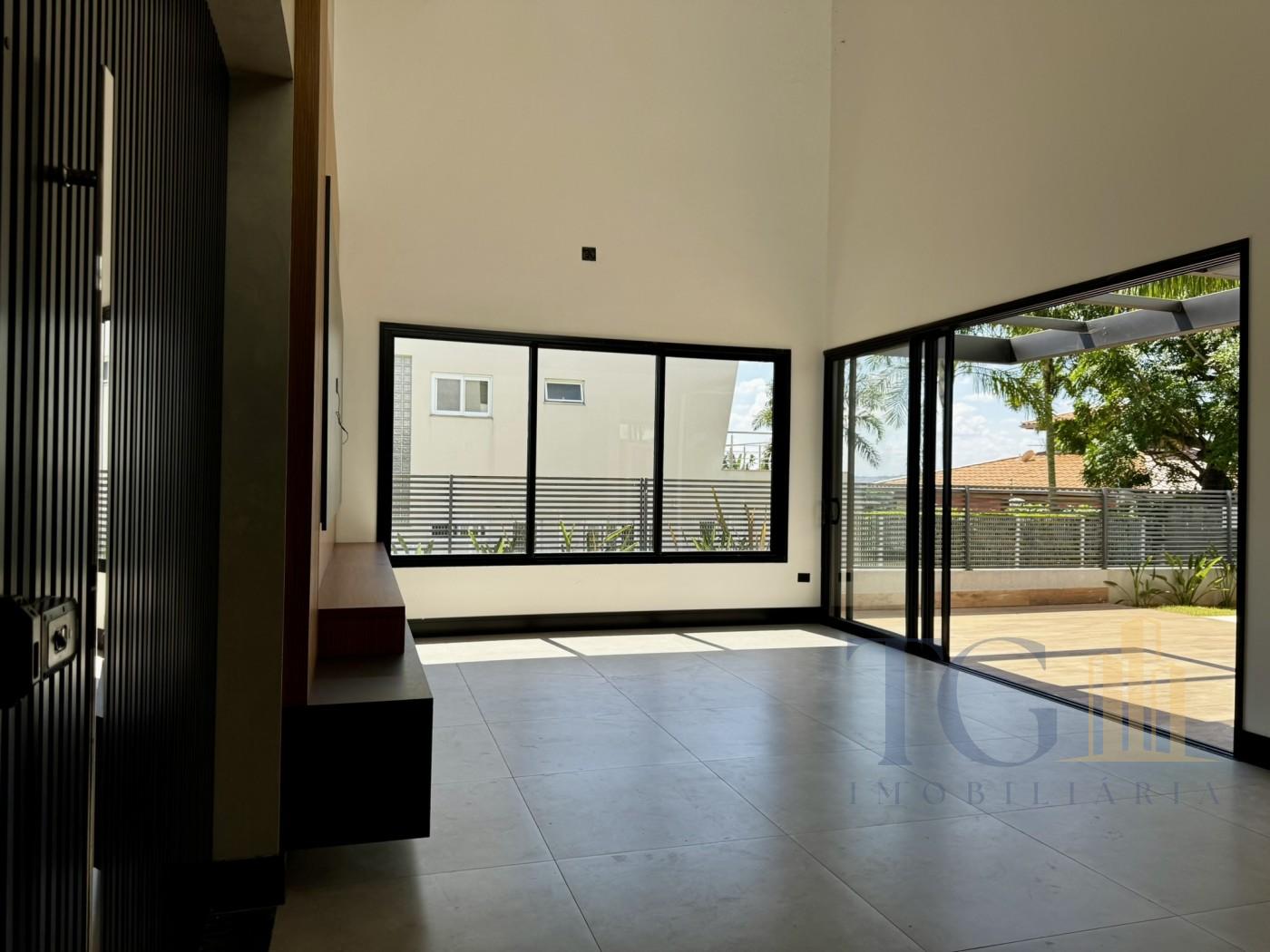 Casa de Condomínio à venda com 4 quartos, 420m² - Foto 2