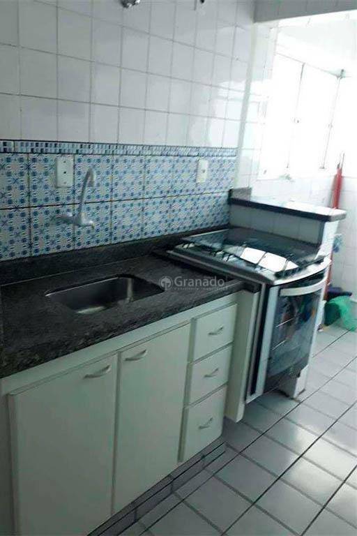 Apartamento à venda com 2 quartos, 65m² - Foto 4