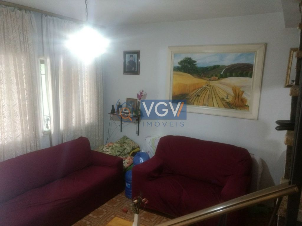 Casa à venda com 2 quartos, 80m² - Foto 4