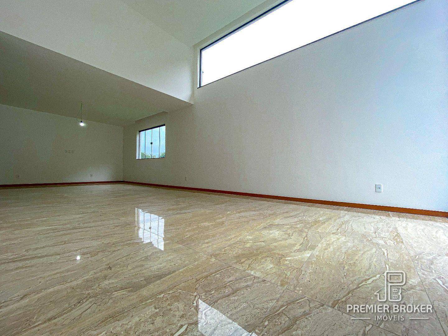 Casa de Condomínio à venda com 3 quartos, 234m² - Foto 2