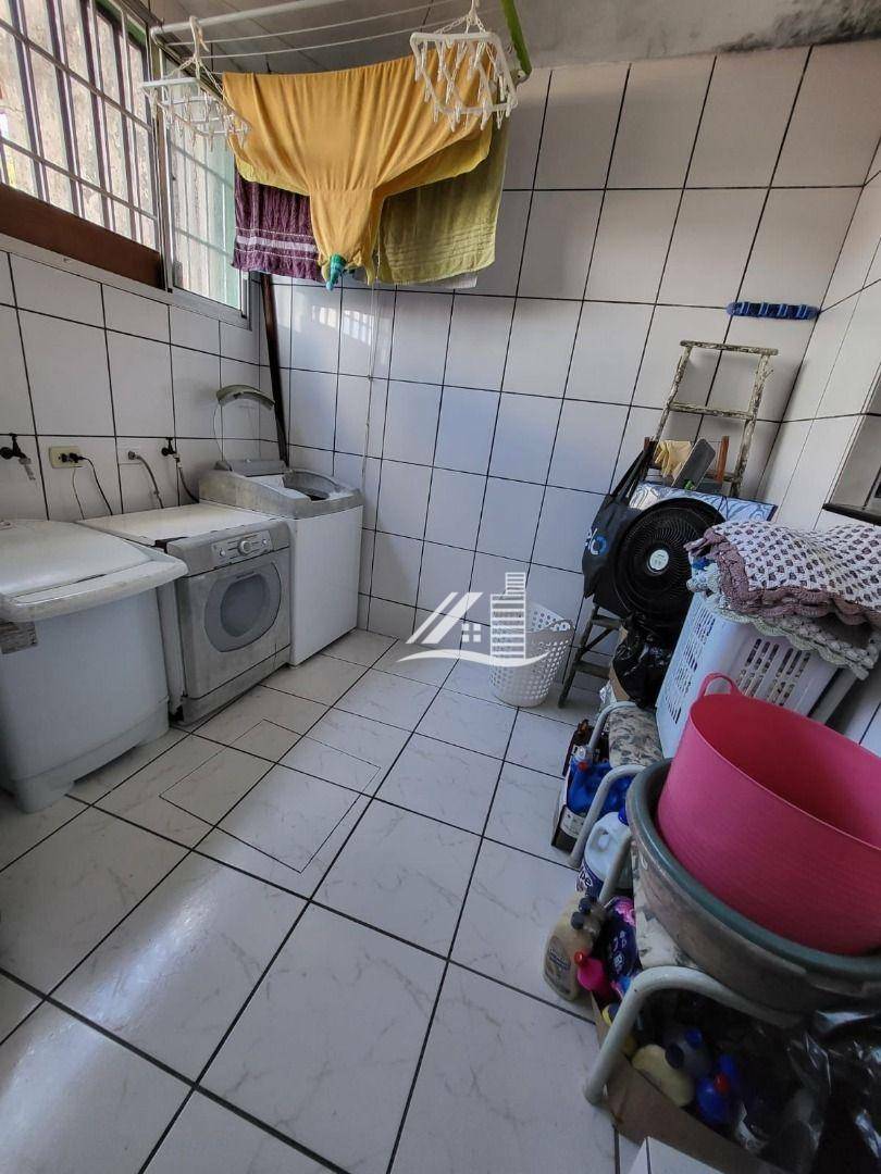 Sobrado à venda com 3 quartos, 203m² - Foto 2