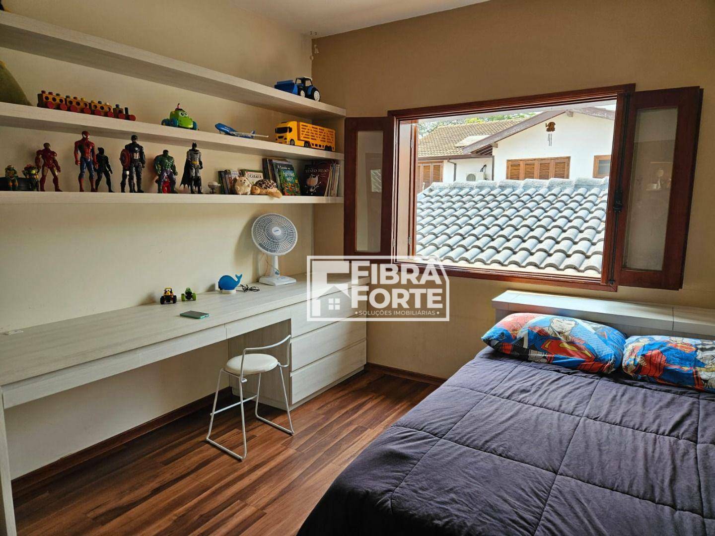 Casa à venda com 3 quartos, 333m² - Foto 18