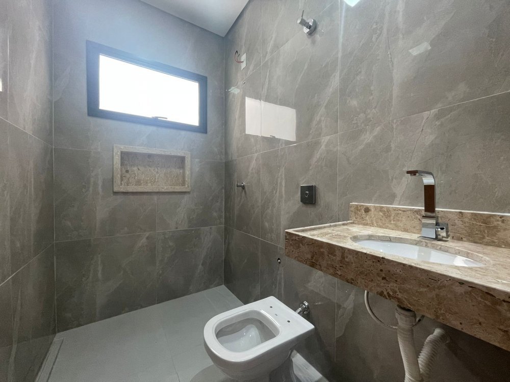 Casa à venda com 2 quartos, 180m² - Foto 4