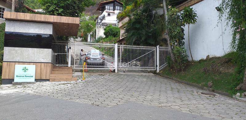 Casa de Condomínio à venda com 3 quartos, 350m² - Foto 29