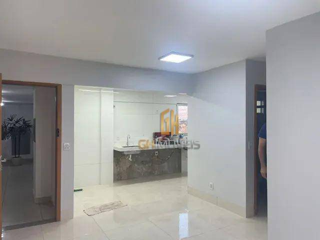 Apartamento à venda com 2 quartos, 70m² - Foto 1