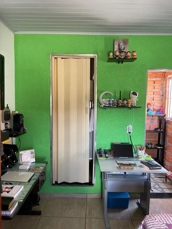 Casa à venda com 5 quartos, 200m² - Foto 4