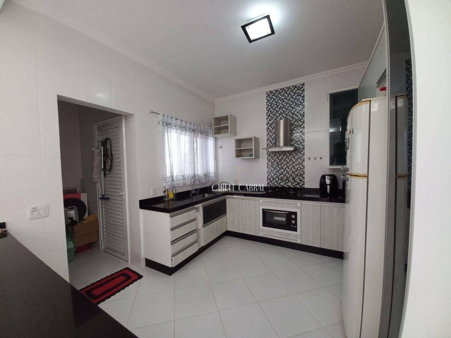 Casa à venda com 3 quartos, 197m² - Foto 14