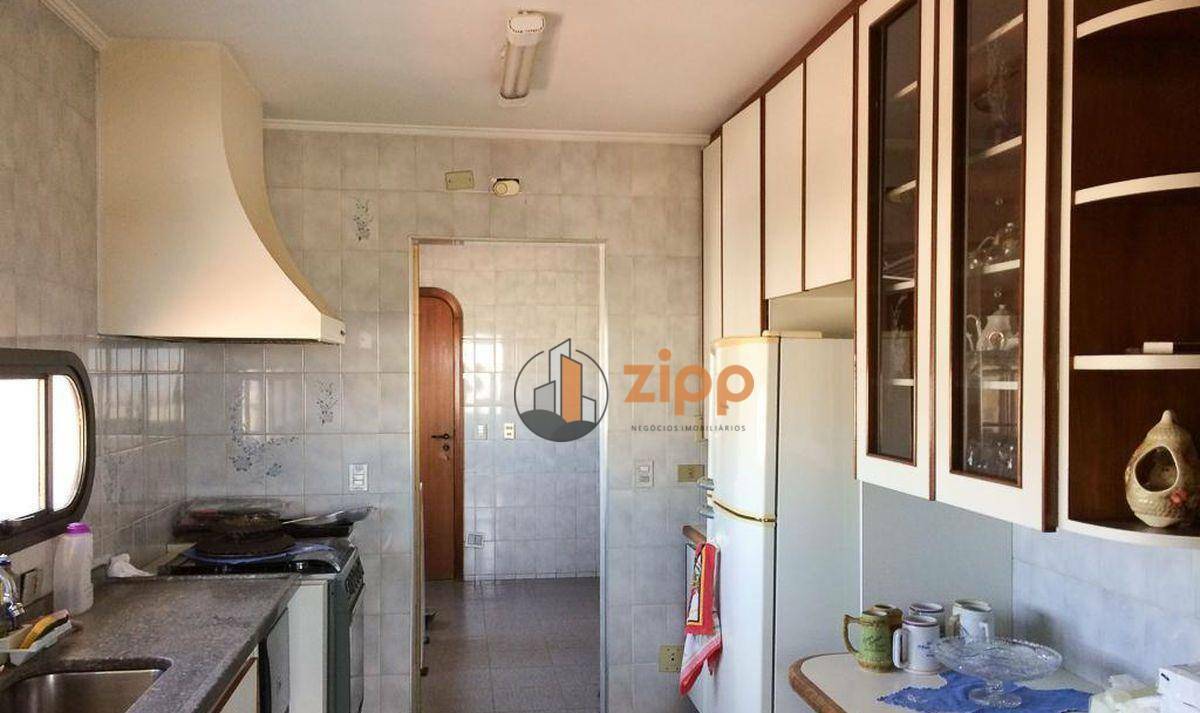 Apartamento à venda com 4 quartos, 211m² - Foto 14