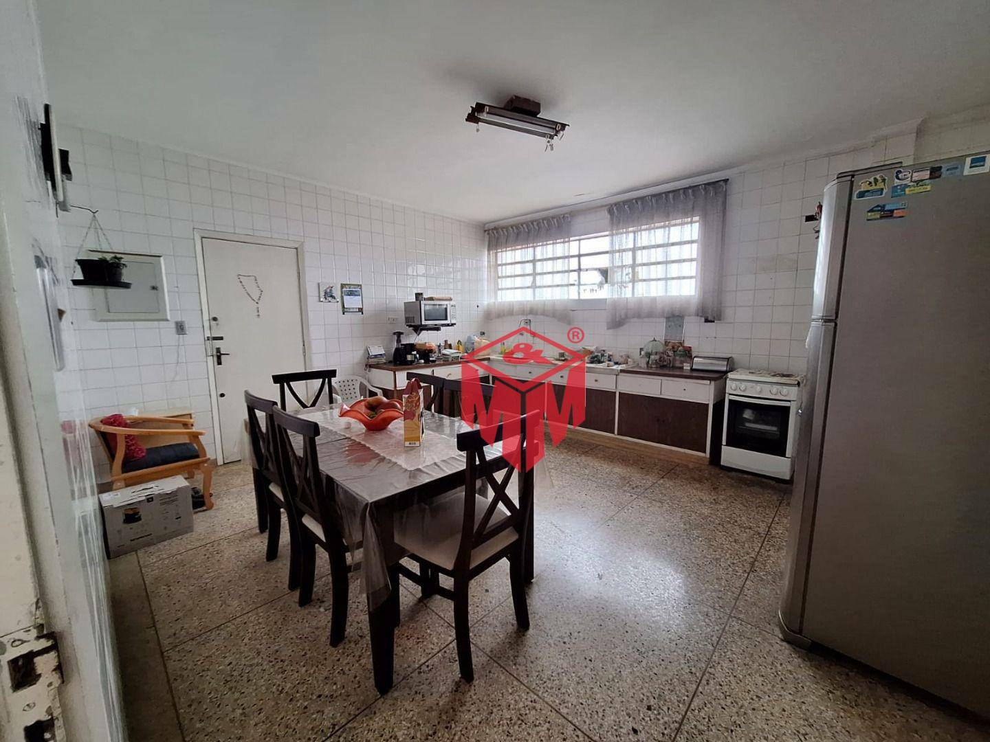 Apartamento à venda com 3 quartos, 185m² - Foto 11