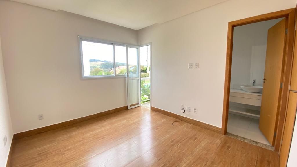 Casa à venda com 3 quartos, 300m² - Foto 16