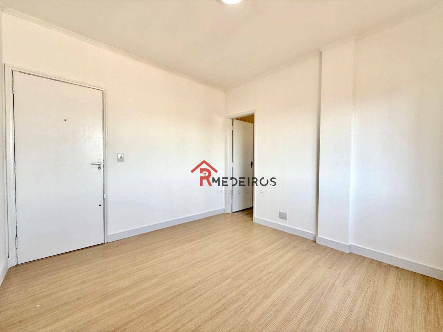 Apartamento à venda com 1 quarto, 43m² - Foto 2