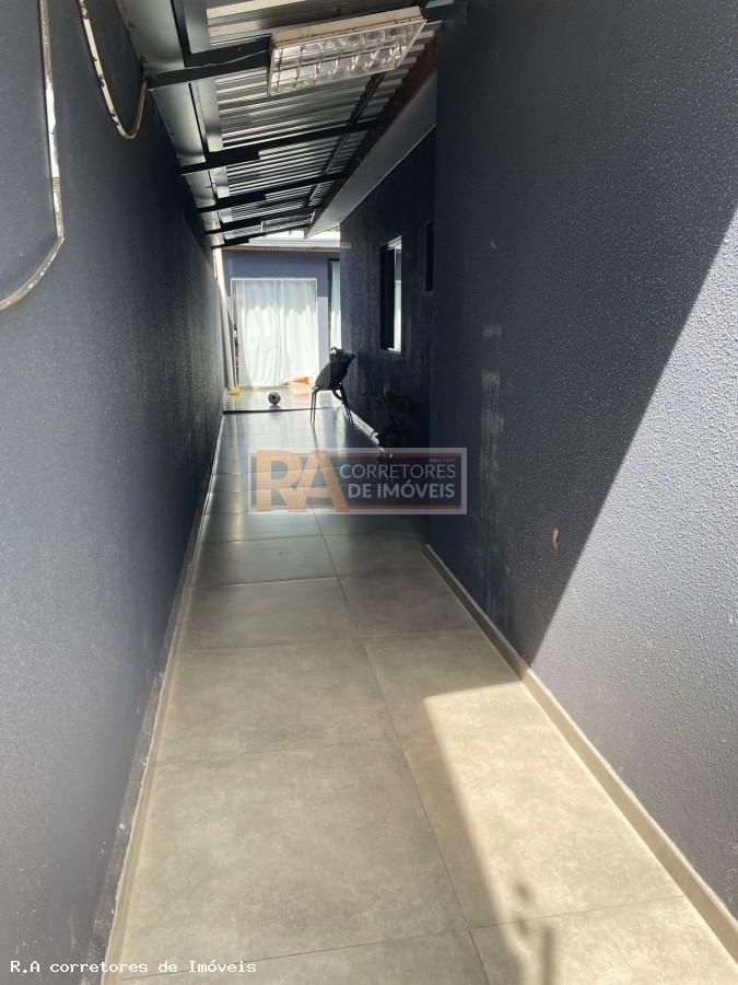 Casa à venda com 2 quartos, 125m² - Foto 11