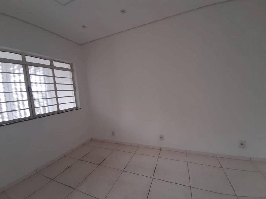 Casa para alugar com 3 quartos, 258m² - Foto 7