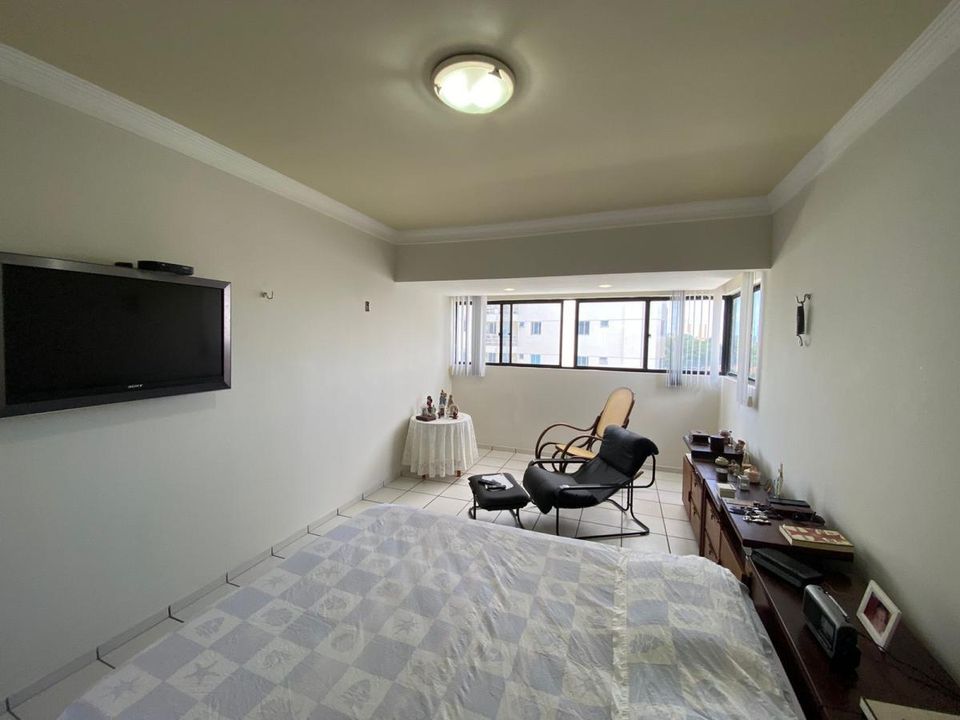 Apartamento à venda com 3 quartos, 189m² - Foto 11