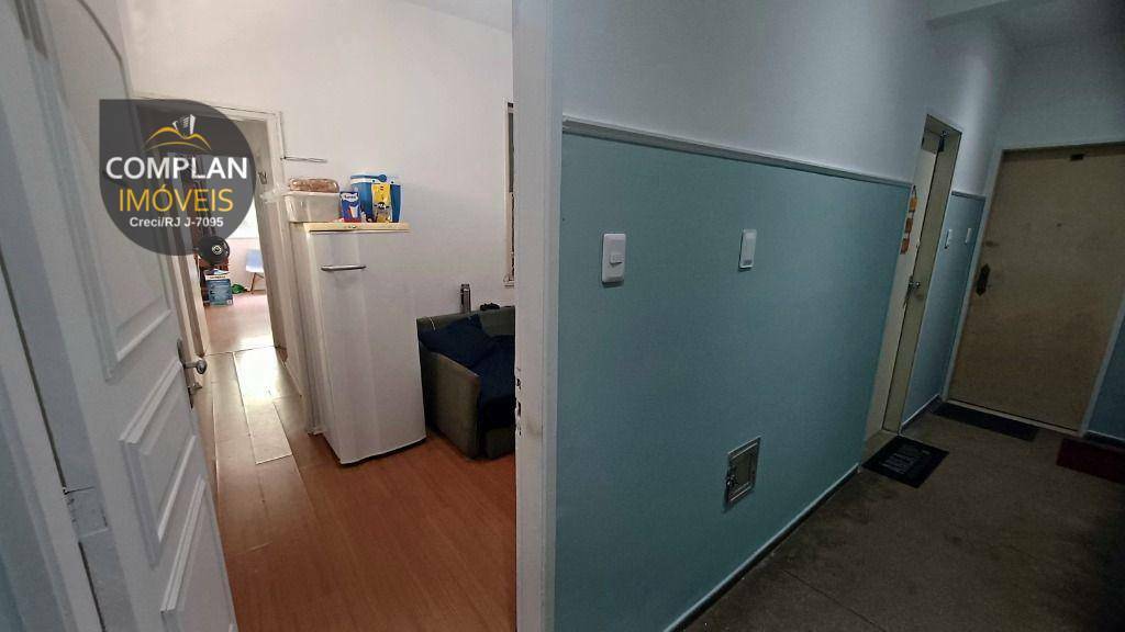 Apartamento à venda com 1 quarto, 32m² - Foto 1