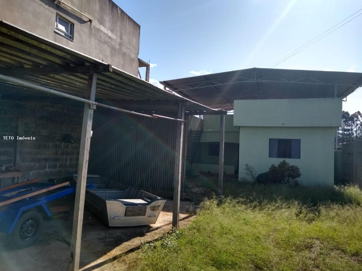 Casa à venda com 2 quartos, 600m² - Foto 2