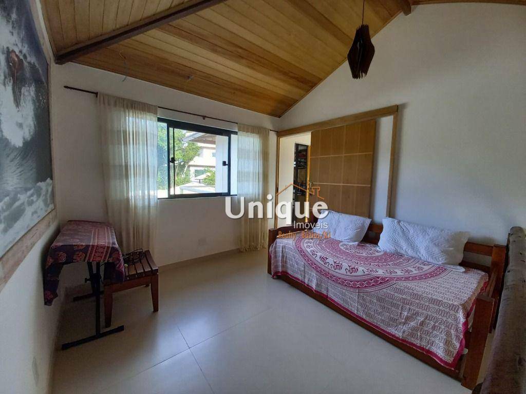 Casa de Condomínio à venda com 3 quartos, 210m² - Foto 24