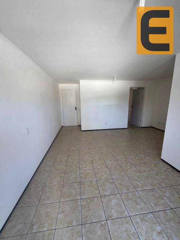 Apartamento à venda com 2 quartos, 87m² - Foto 3