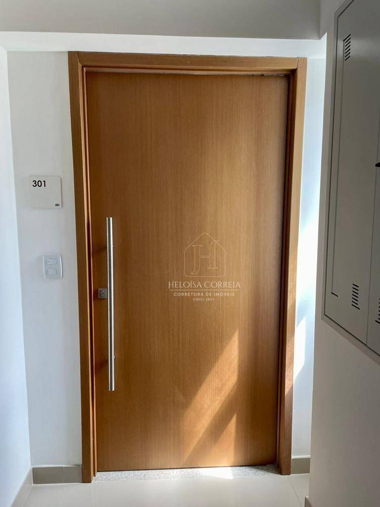 Apartamento à venda com 4 quartos, 279m² - Foto 1