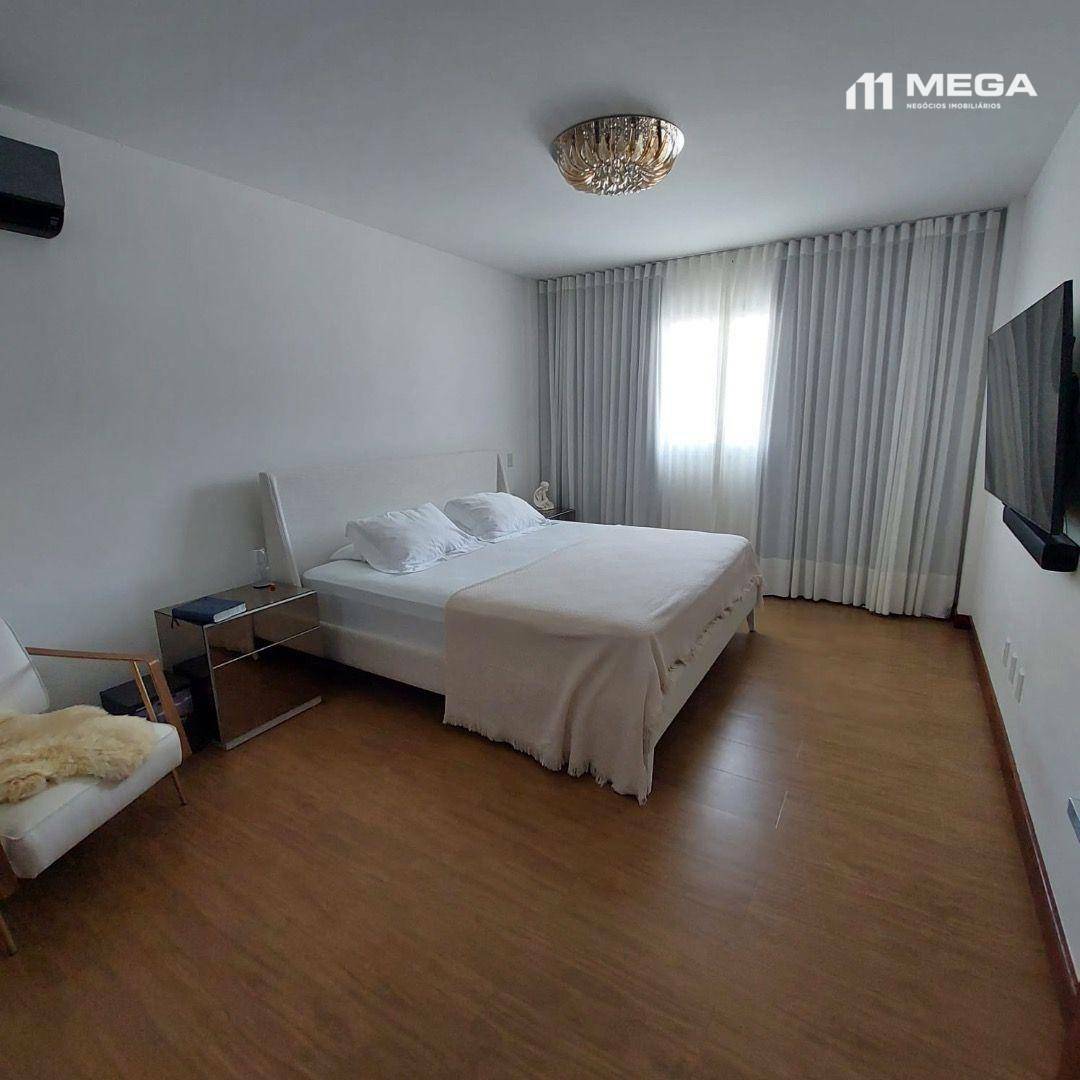 Casa à venda com 4 quartos, 250m² - Foto 16