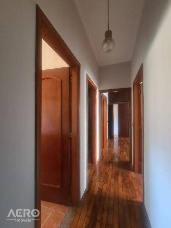 Casa à venda com 3 quartos, 280m² - Foto 3