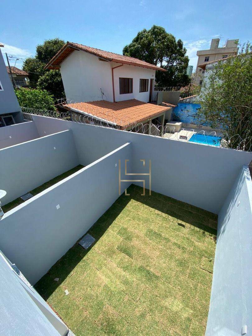 Casa à venda com 3 quartos, 130m² - Foto 2