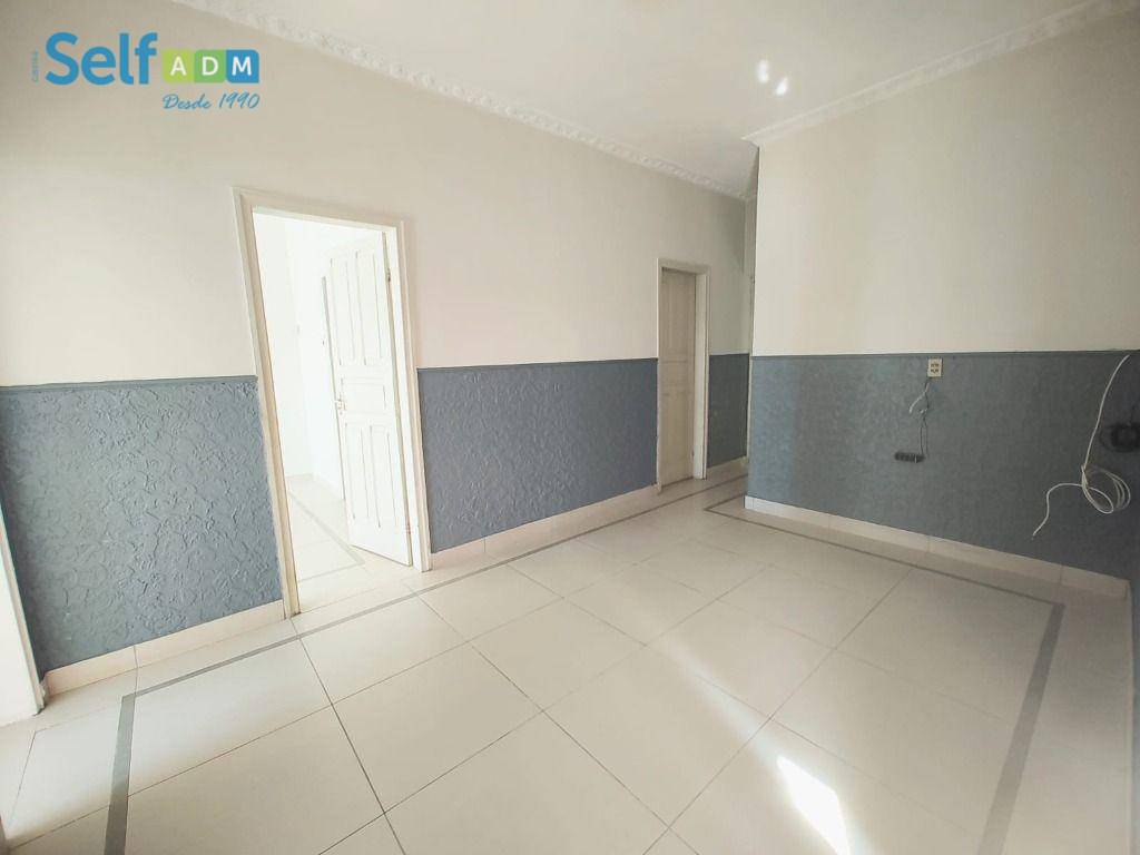 Casa de Condomínio para alugar com 4 quartos, 120m² - Foto 2