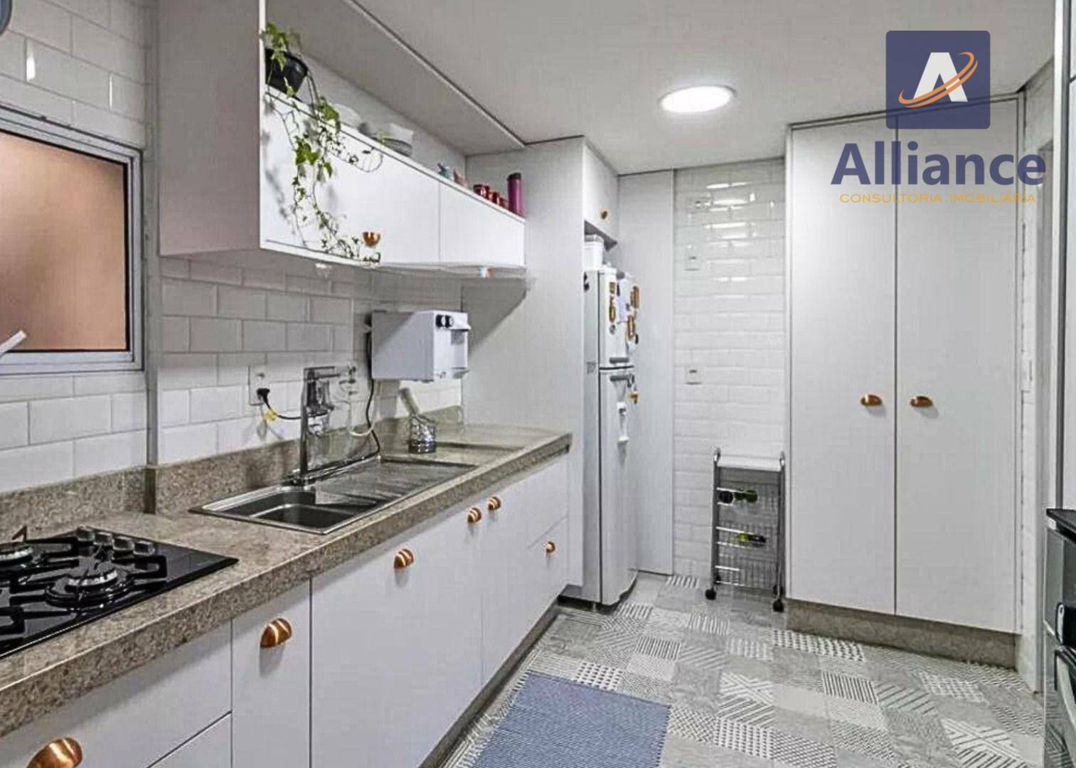 Apartamento à venda com 3 quartos, 185m² - Foto 2