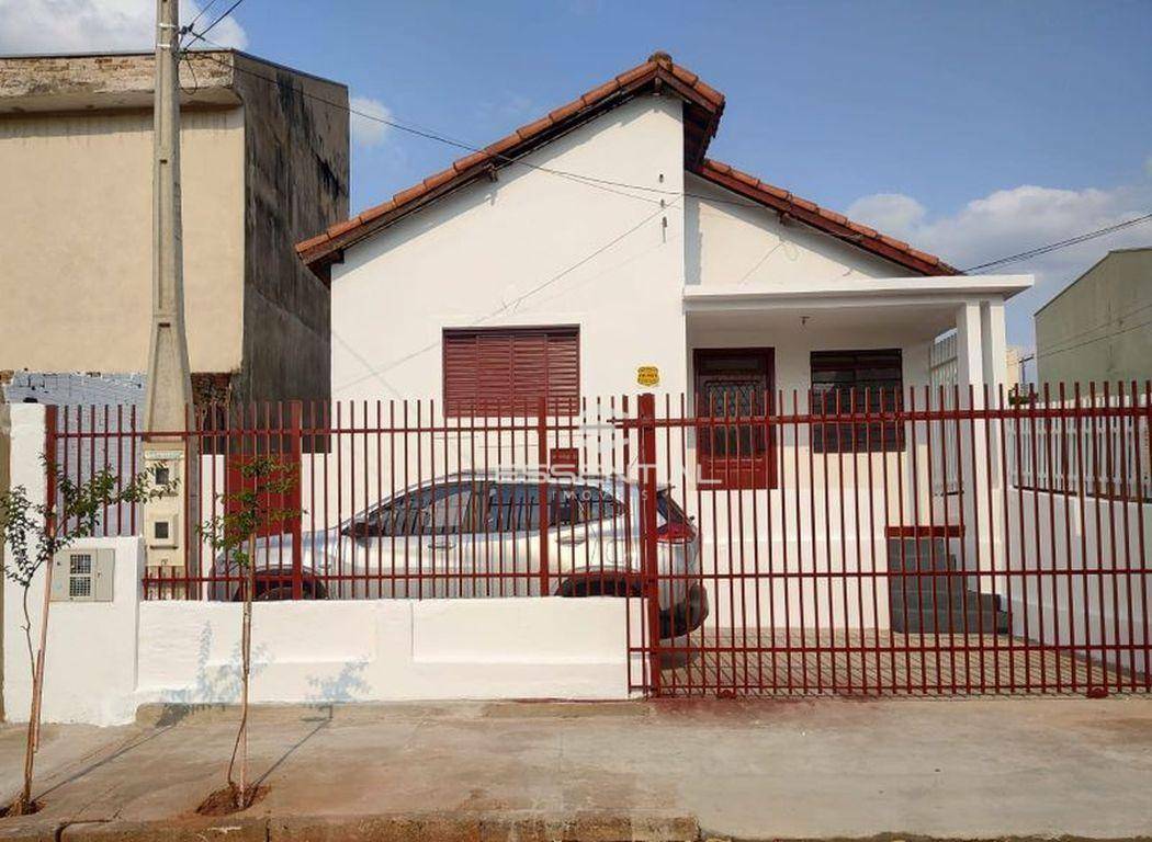 Casa para alugar com 3 quartos, 120m² - Foto 1