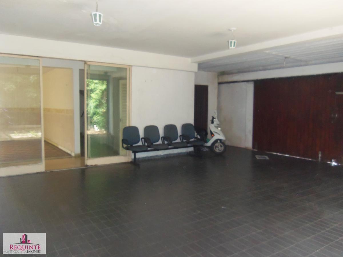 Sobrado à venda com 4 quartos, 375m² - Foto 1