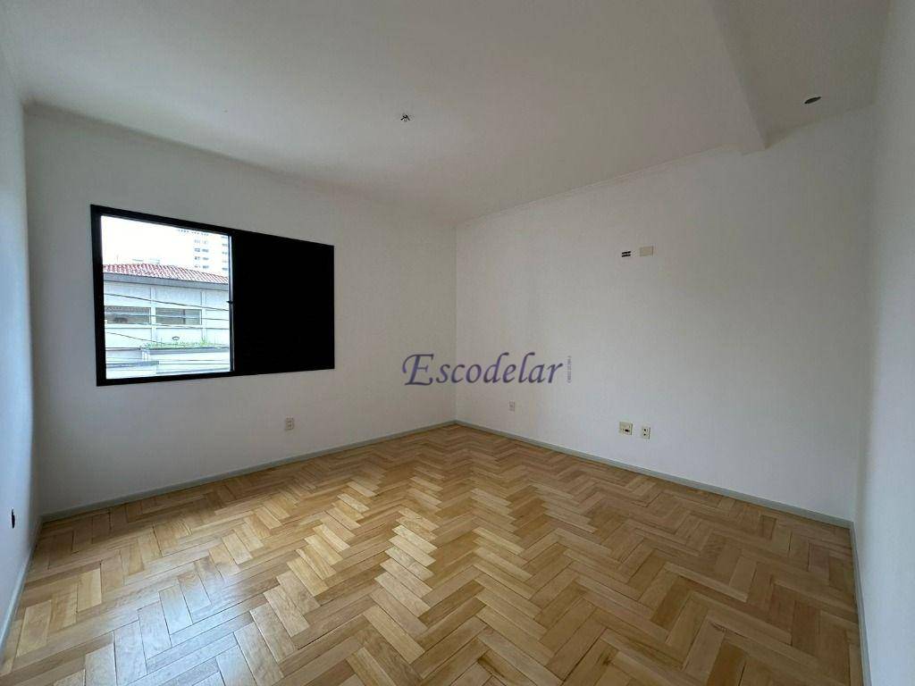 Casa à venda com 4 quartos, 300m² - Foto 32