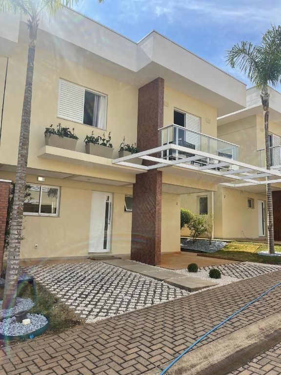 Casa de Condomínio à venda com 4 quartos, 186m² - Foto 1