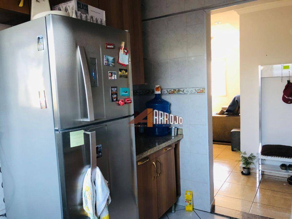 Apartamento à venda com 2 quartos, 63m² - Foto 6