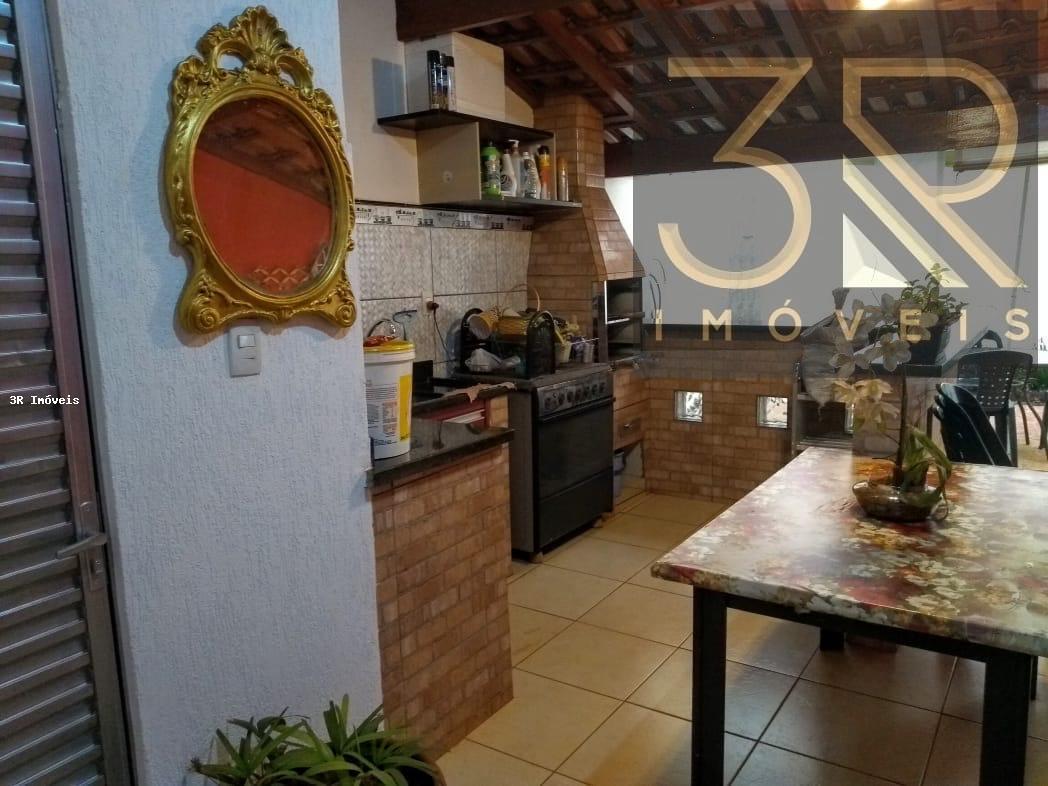 Casa à venda com 3 quartos, 180m² - Foto 37