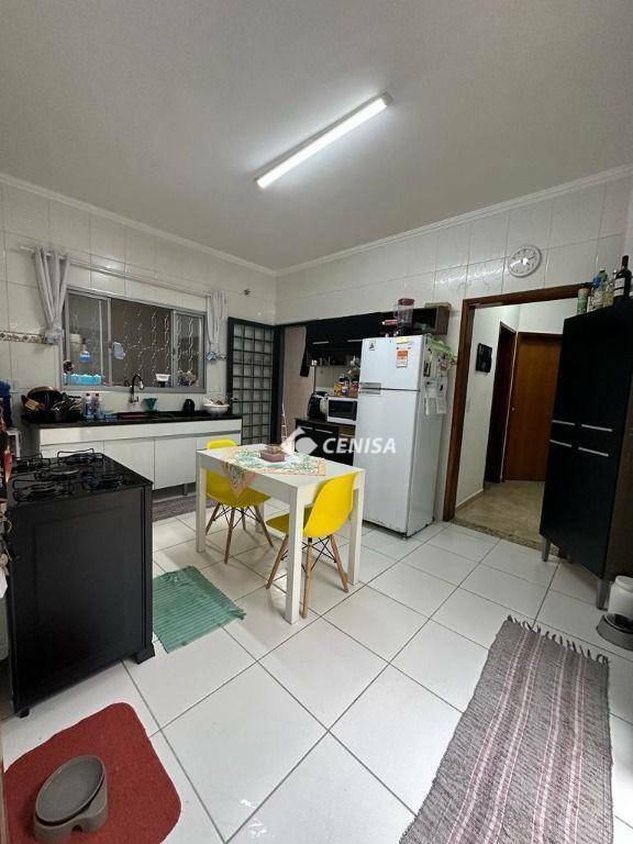 Casa à venda com 3 quartos, 100m² - Foto 8