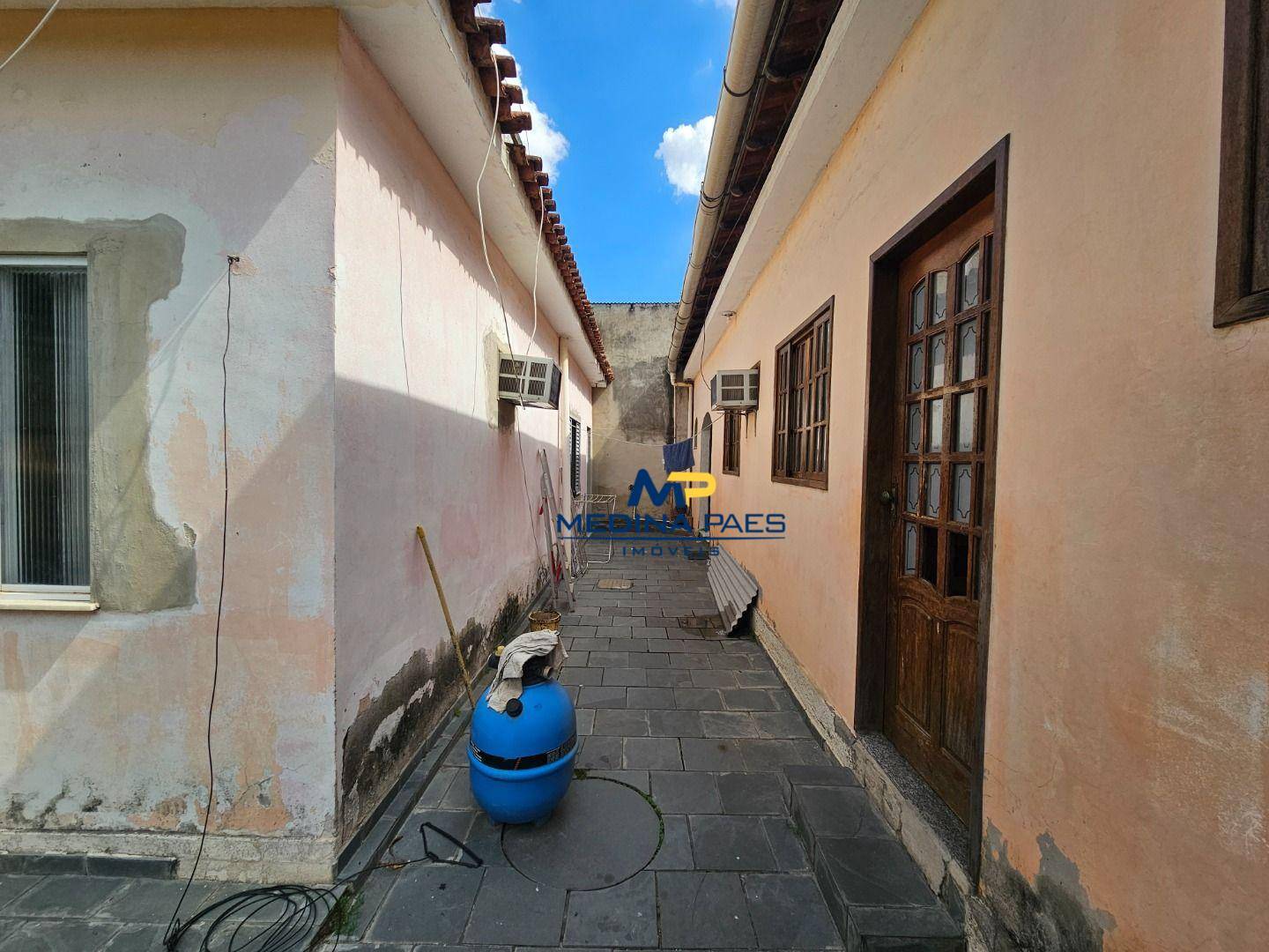 Casa à venda com 3 quartos, 195m² - Foto 8