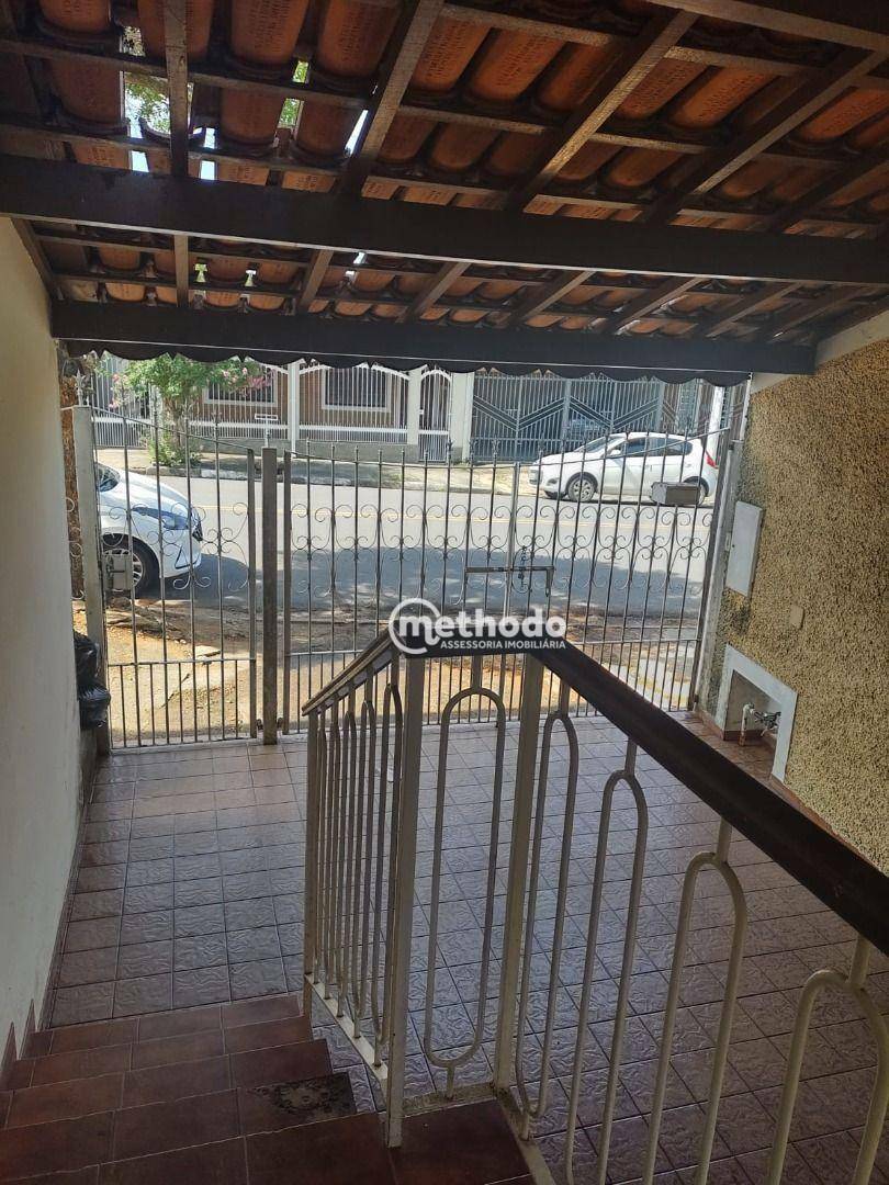 Casa à venda com 3 quartos, 300m² - Foto 2