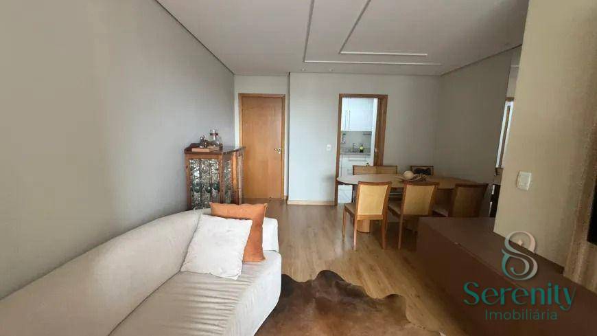 Apartamento à venda com 3 quartos, 84m² - Foto 2