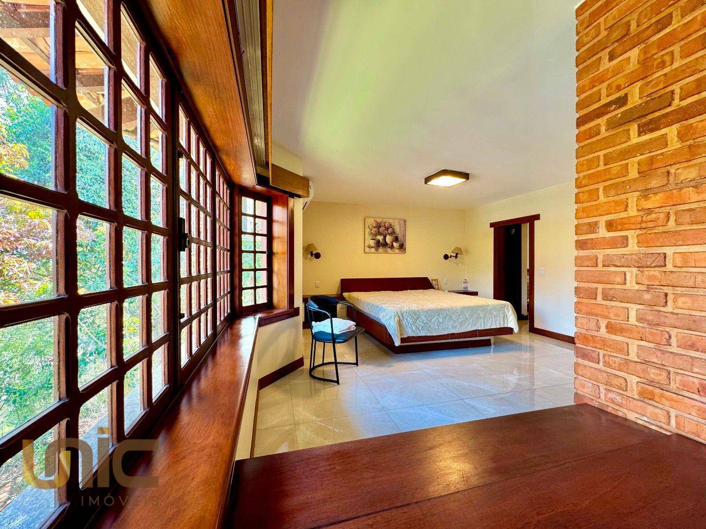 Casa de Condomínio à venda e aluguel com 7 quartos, 349m² - Foto 34