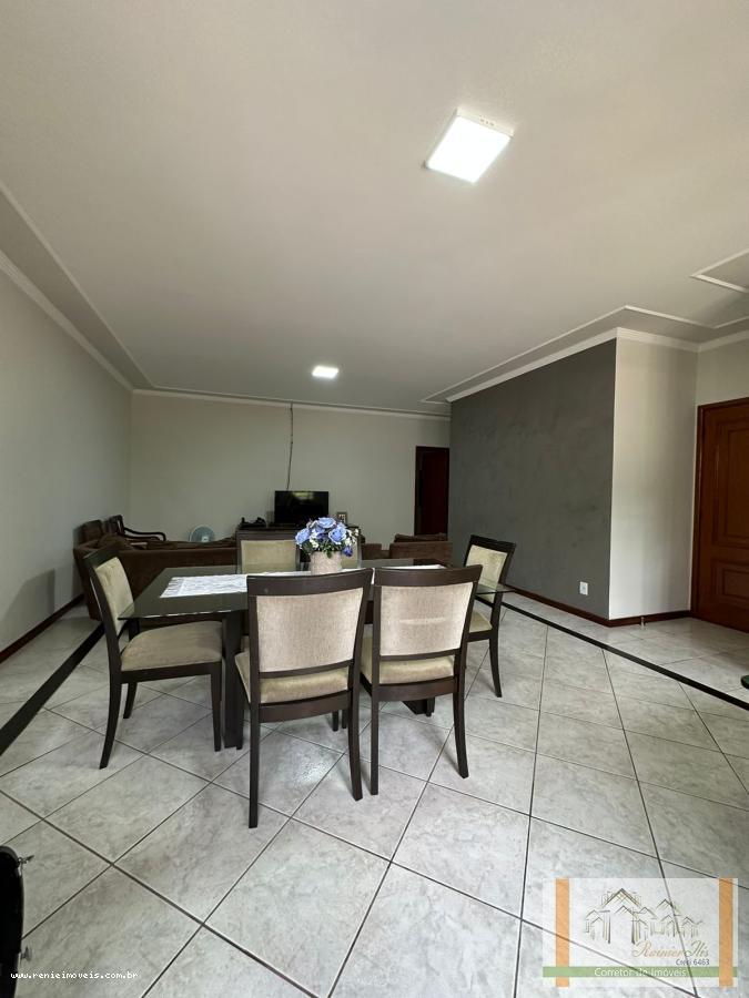 Casa à venda com 4 quartos, 360m² - Foto 8