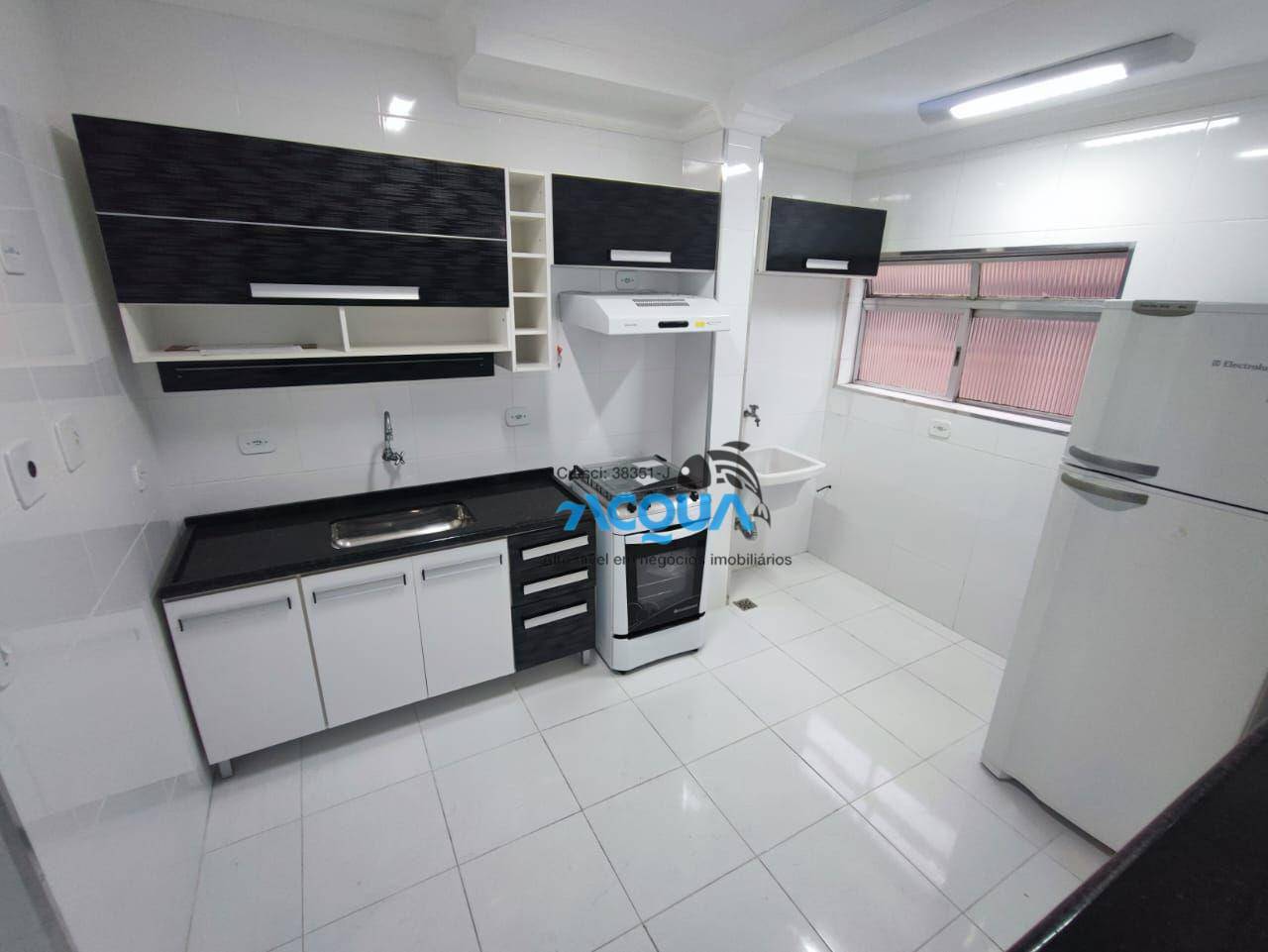 Apartamento à venda com 2 quartos, 70m² - Foto 2