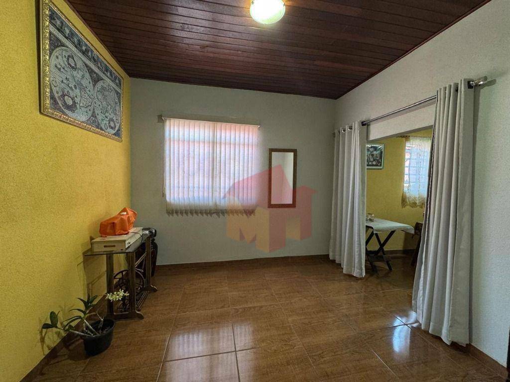 Casa à venda com 5 quartos, 200m² - Foto 5