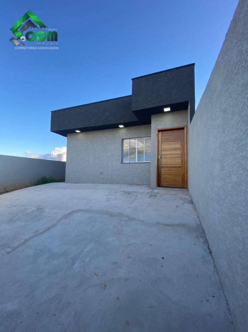Casa à venda com 2 quartos, 67m² - Foto 1